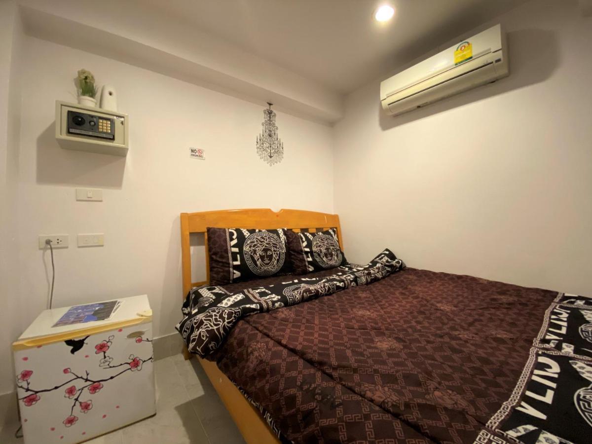 Som Guesthouse Patong Exterior foto
