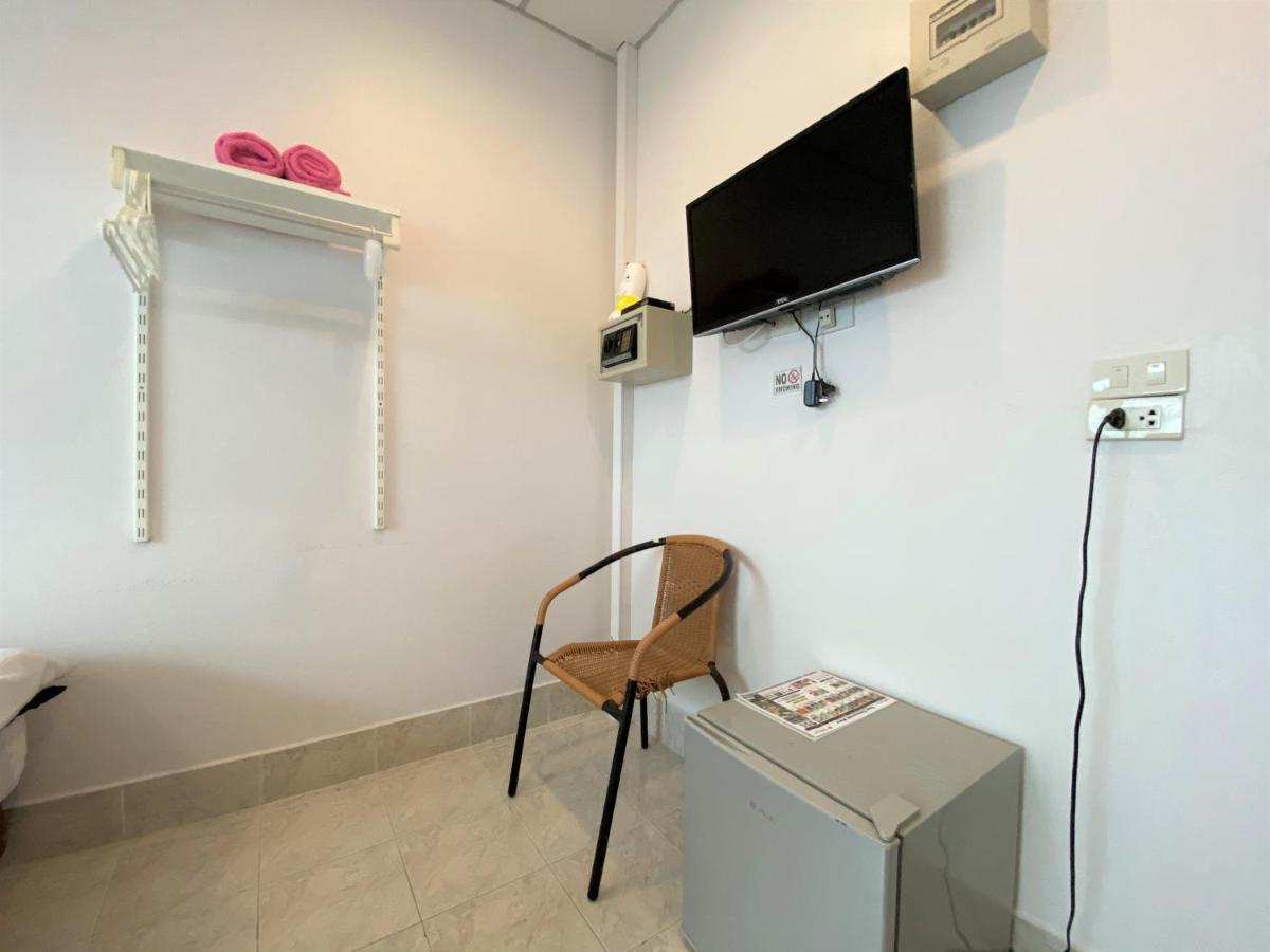 Som Guesthouse Patong Exterior foto