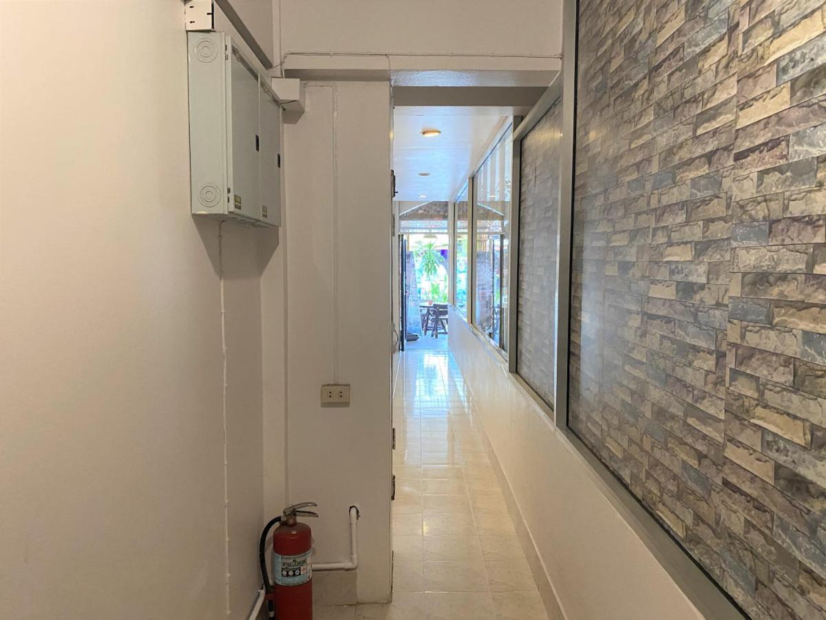 Som Guesthouse Patong Exterior foto
